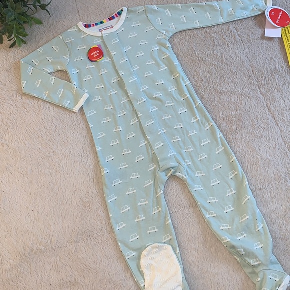 Magnetic Me Other - NWT Magnetic Me Beep Beep Footie Cars 18-24M